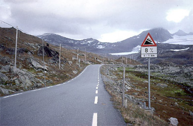 Bochten zie je al van kilometers ver aankomen, toch handig, die stokken